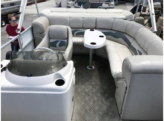 2004 22' Leisure Kraft Pontune