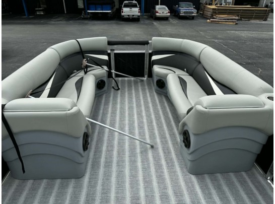 24' Prestige Tritoon 