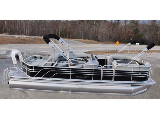 24' Prestige Lounger Tri-toon 2435LX