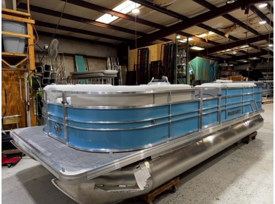 22' Challenger Series Pontoon 