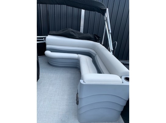 22’ Challenger  Leisure Kraft 2225CS