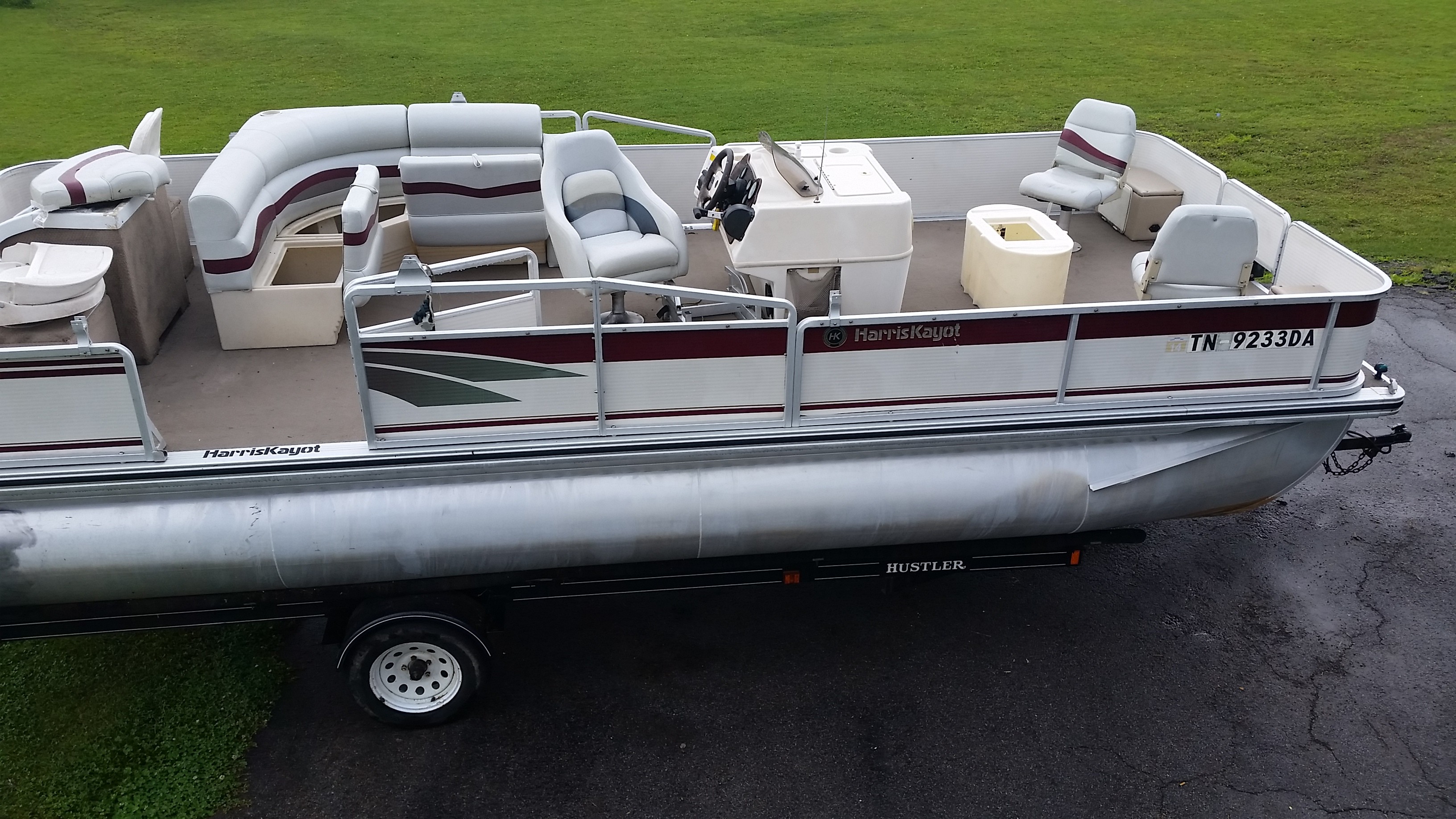 2000 Harris Fishing Pontoon