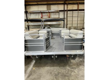 20' Challenger Series Tritoon 