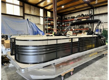 24' Prestige Rear Lounger Tritoon