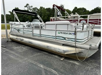 2006 22' Leisure Kraft Pontoon