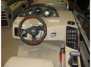 Fiberglass Console with Simrad Gauge Package