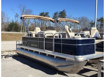 2018 **Discounted** 18' Leisure Kraft fishing pontoon boat